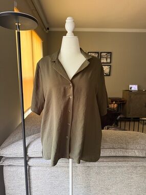Lightweight Olive Green Button-Up Women’s Blouse - Size XL